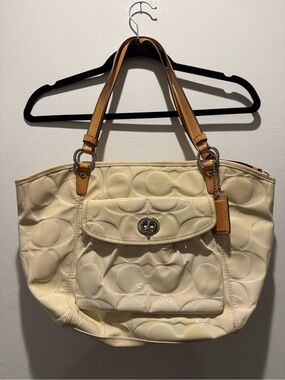 Vintage Coach Leah Signature Embossed Patent Leather Tote Bag